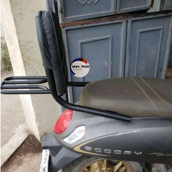 Behel sandaran motor scoopy dan vario