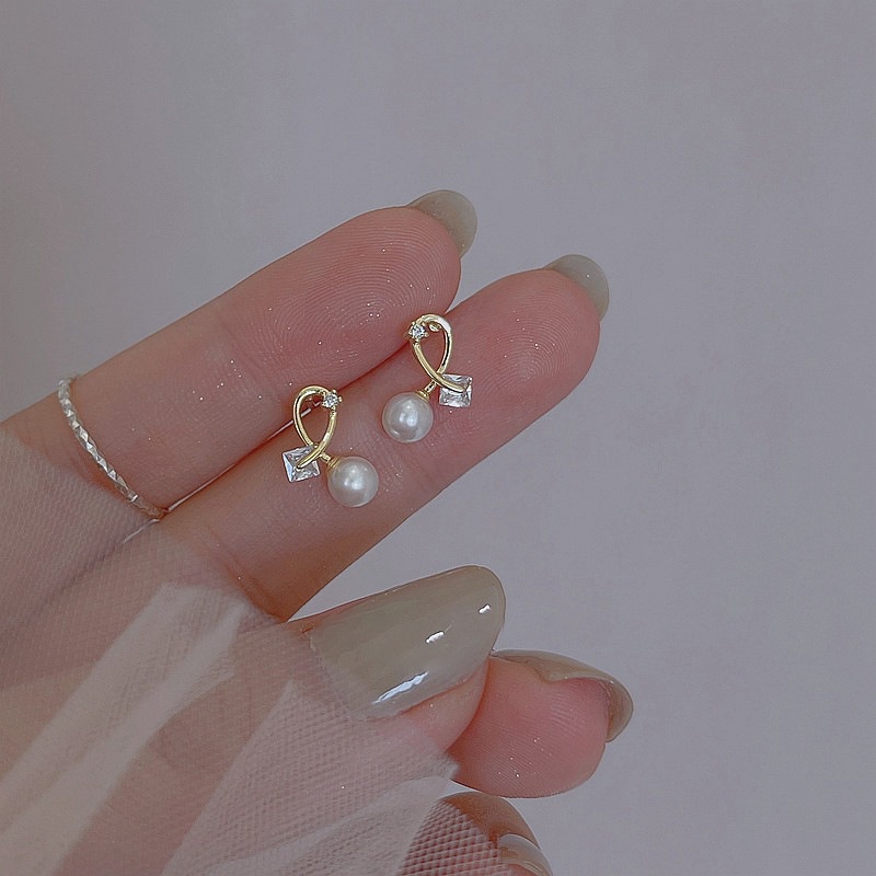 [OPALLINA] Anting "KATYA" - Anting Wanita Stud S925 dengan Hiasan Zirconium Stimulant dan Mutiara Fa