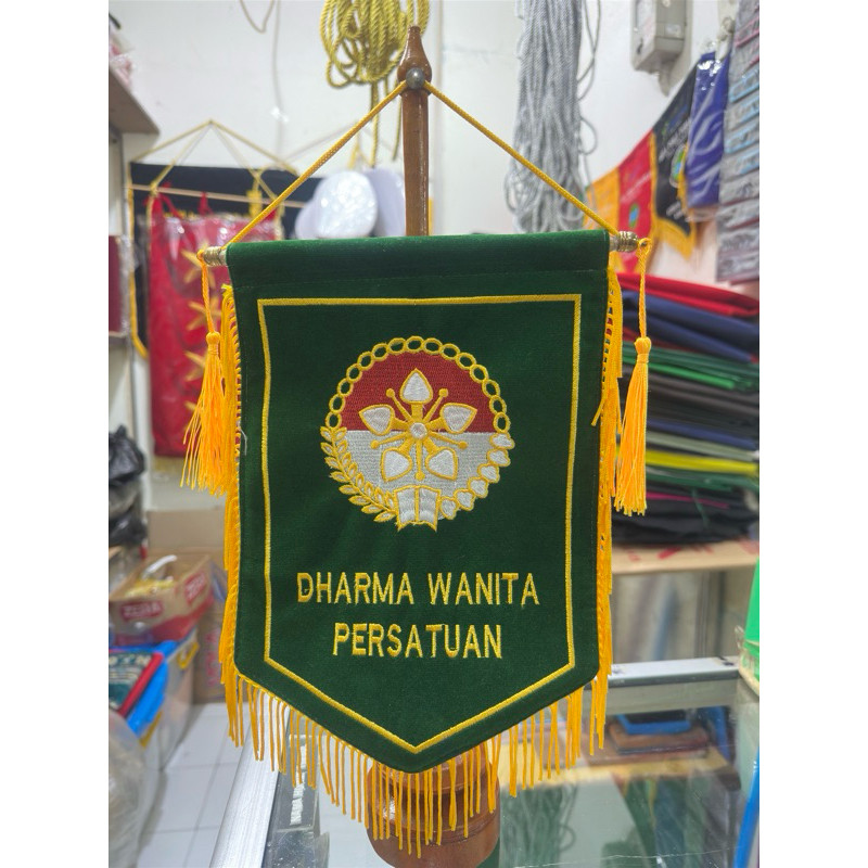 

Vandel Meja Dharma Wanita + Tiang Kayu