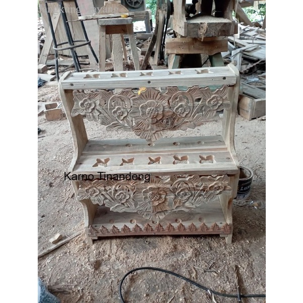 

jagrak keris isi 10 bhn jati finishing termurah