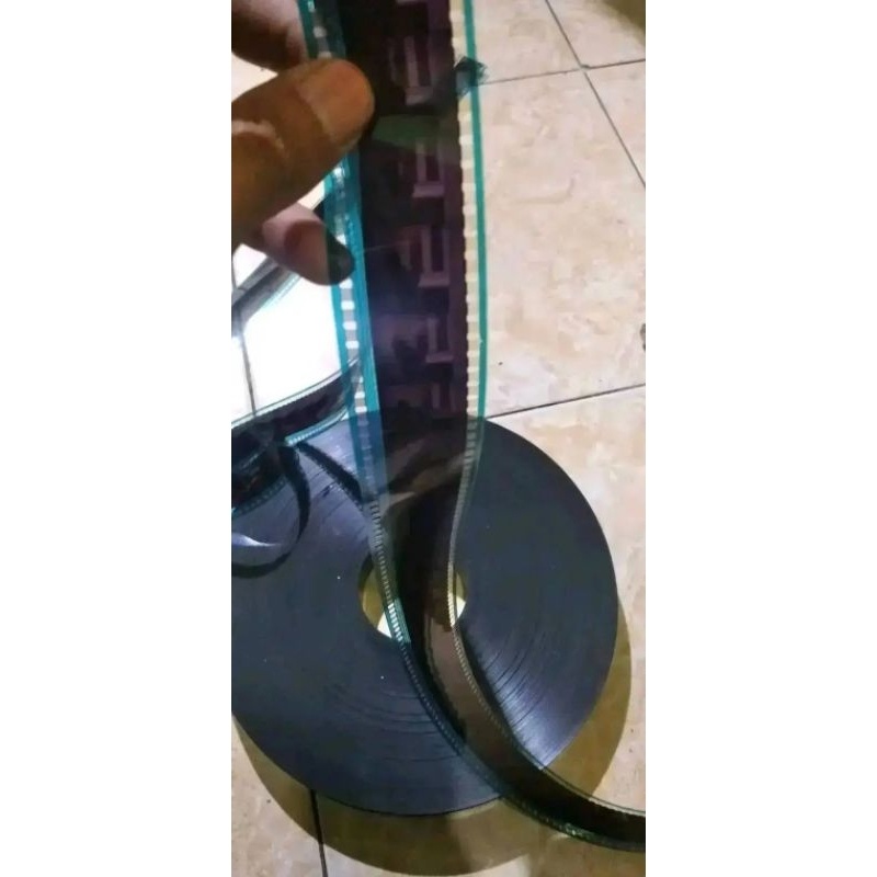 

Pita Film 35mm pitu pitu panjang 500m untuk layangan koangan