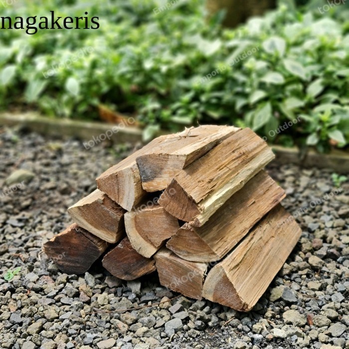 

Kayu Bakar Asap Akasia Firewood Smokewood - Wood Chunks laris