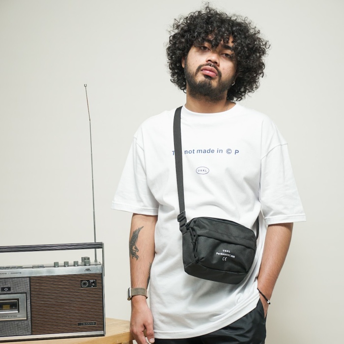 UNKL347 Tas Slingbag Black Tas Kecil Motif SORO