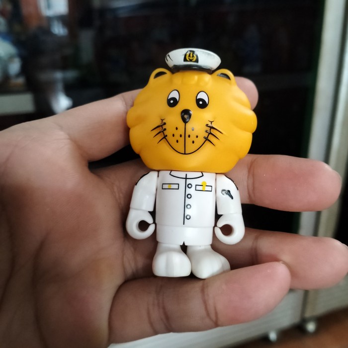 Figure Singa The Lion White Costume - 2 Costume Figure