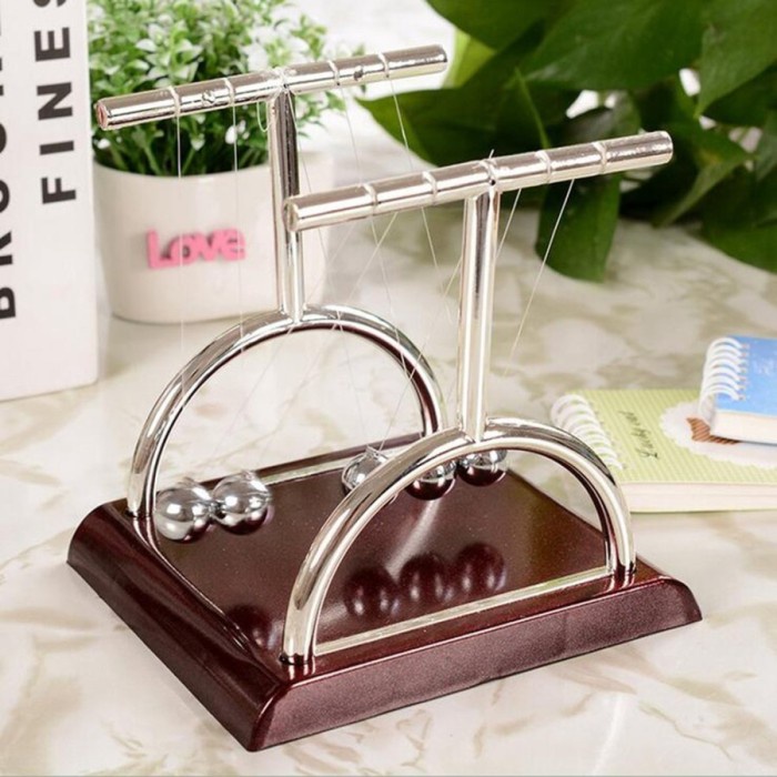 

Pajangan Hiasan Meja Balance Ball Pendulum NewTon Bola Seimbang Magnet