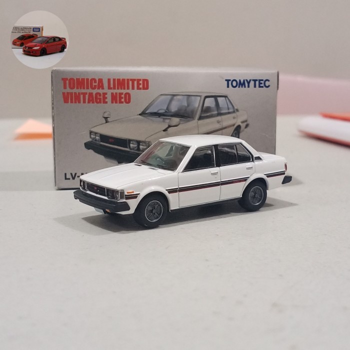 TLV TLVN Tomica Limited Vintage Neo Toyota Corolla DX 1600GT White