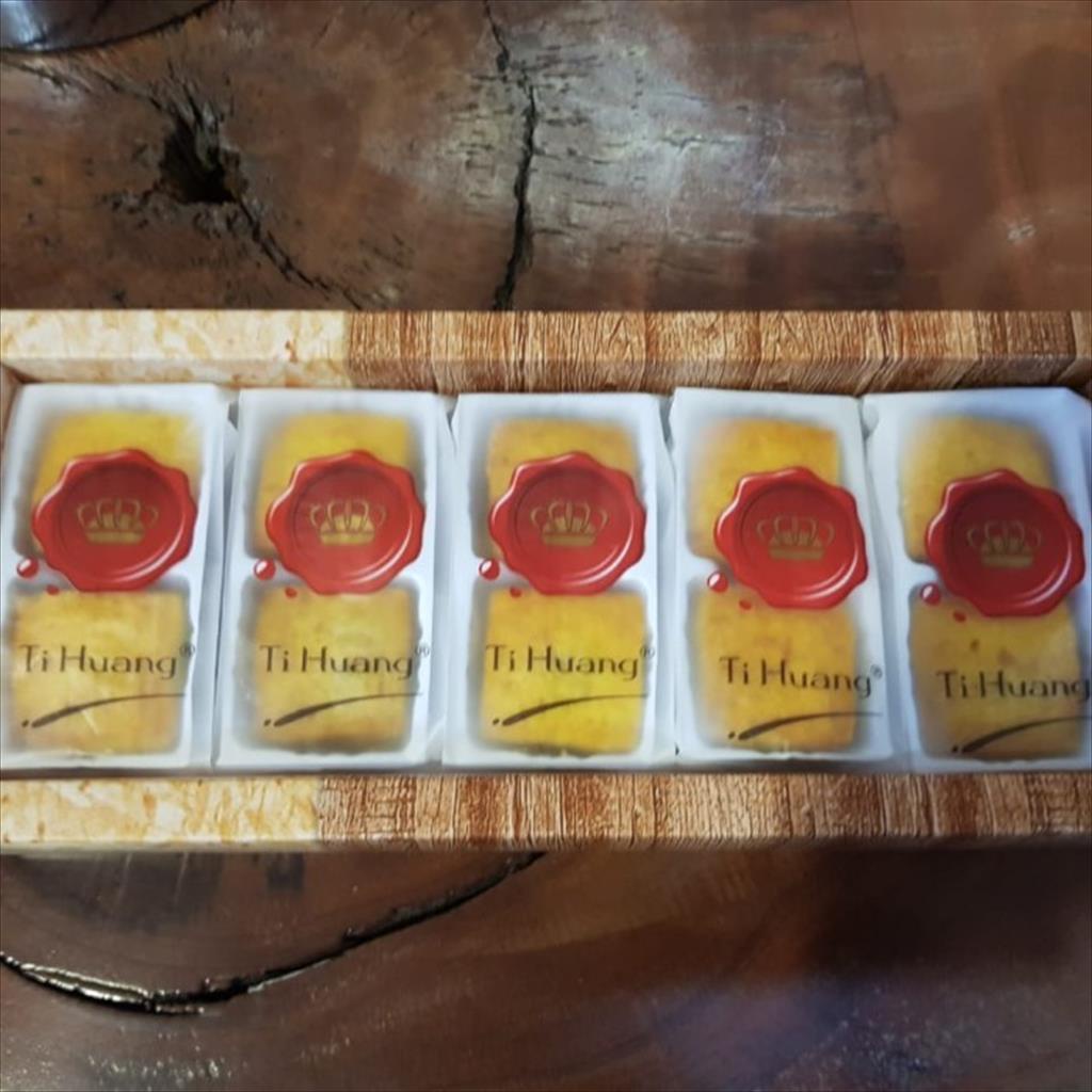 

Pineapple Taart Nastar Ti Huang Oleh oleh khas Medan Nastar Nenas
