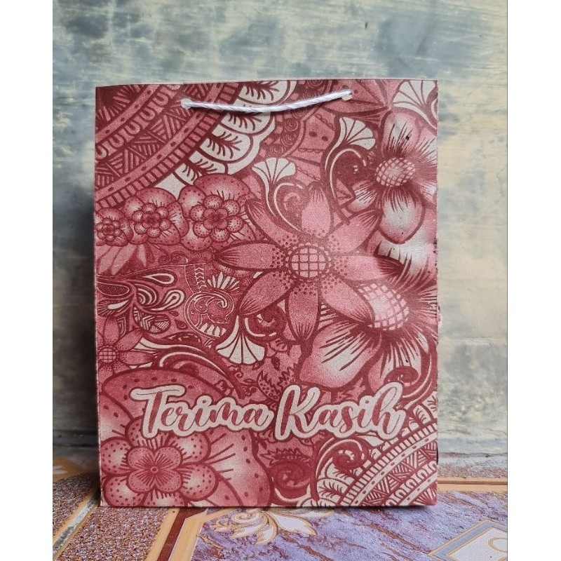 

50 PCS TAS KERTAS / TAS SOUVENIR / PAPRBAG MOTIF BATIK UKURAN 21 × 17 × 5 TERLARIS