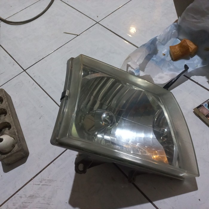 Head lamp Ford  Ranger Everest  2002 sd 2006 original