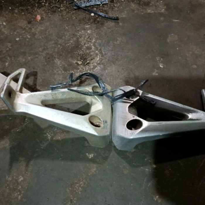 fostep/postep belakang Revo absolute,barang bekas copotan motor