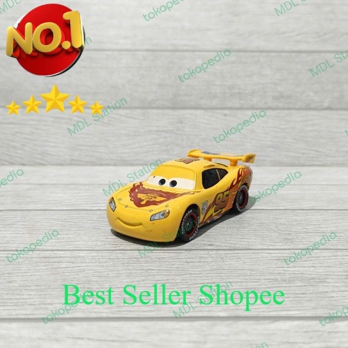 Disney Pixar Cars  Yellow WGP Lightning McQueen NO MARKING DIECAST TOY FAZ STORE