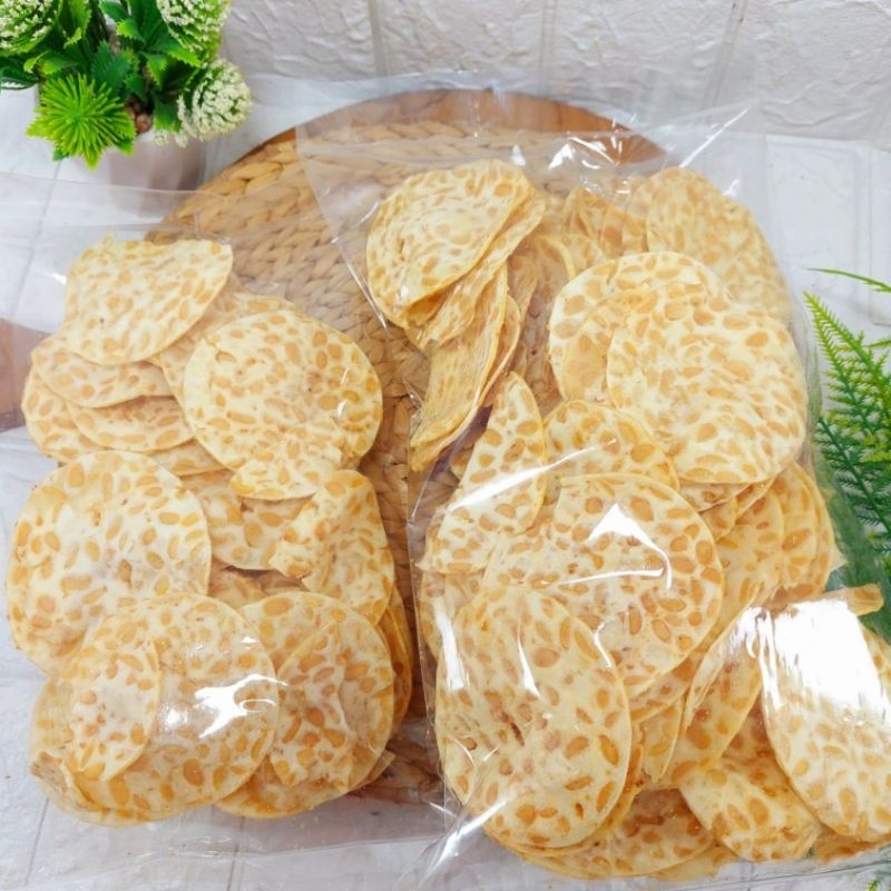 

CEMILAN KERIPIK KRIPIK TEMPE HALAL CRISPY ENAK LEZAT MURAH Toserba