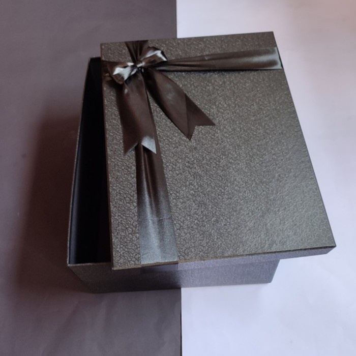 

Kotak Kado/Gift Box Ukuran 35x25x10