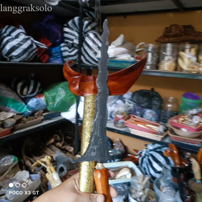 

keris sengkelat ngulit semongko warangka ladrang solo cocok yntuk jago antik