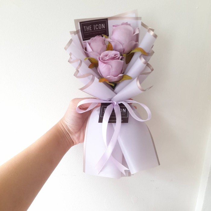 3 rose artificial flower bouquet/ buket bunga palsu/ mawar palsu - Ungu
