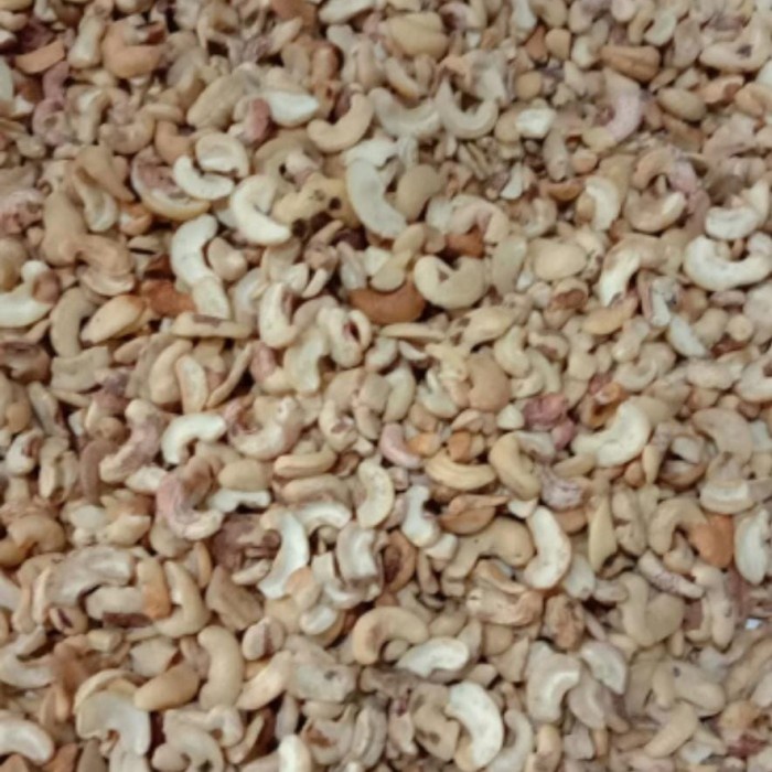 

kacang mede belah 1 kg + mentah