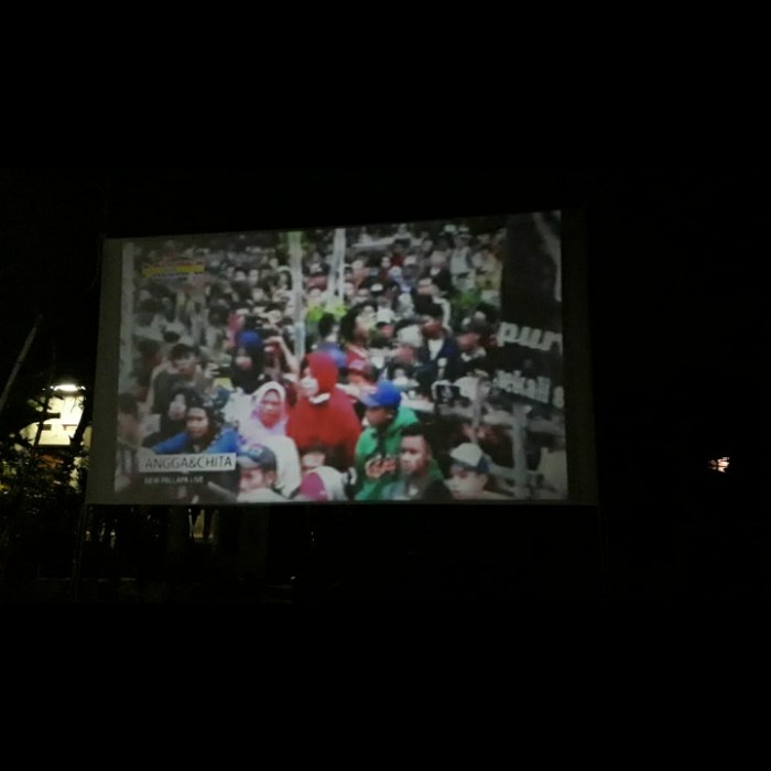 Layar proyektor putih polos size 150cm x 250cm