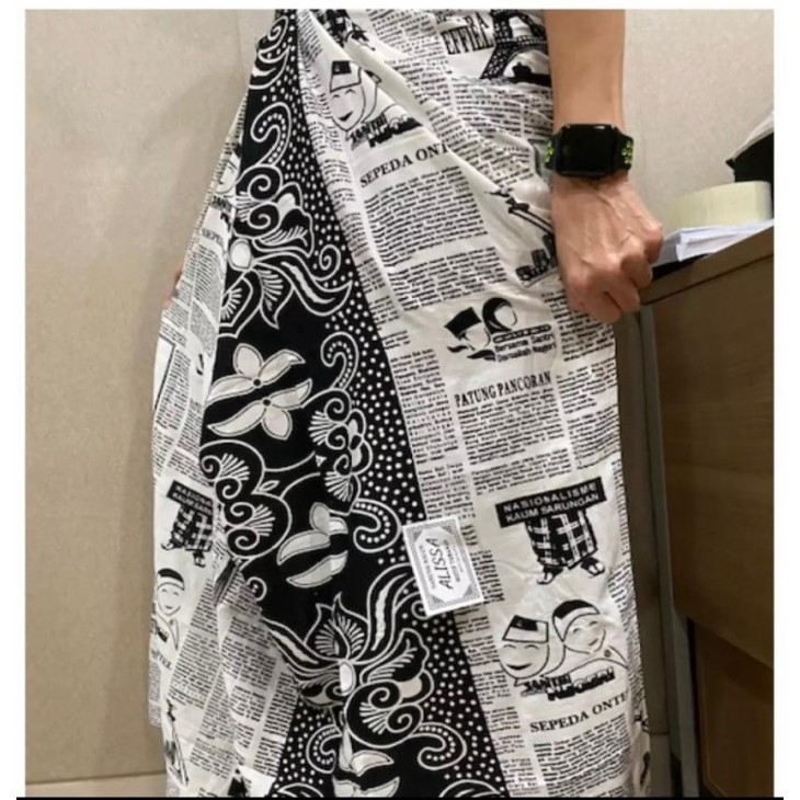 Sarung Motif Koran Viral Untuk Pria Dan Wanita Terlaris /New 2025