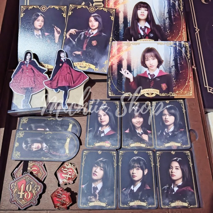 

Magic Hour Pandora Box Official JKT48 - Photocard/Photopack/Artbook/Acrylic Standee/Bookmark/Key Chain/Enamel / Poster Magic Hour JKT48 - SOLD #HABIS