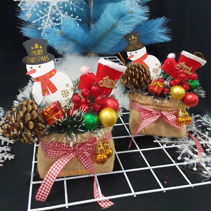 

AR // Hiasan natal meja