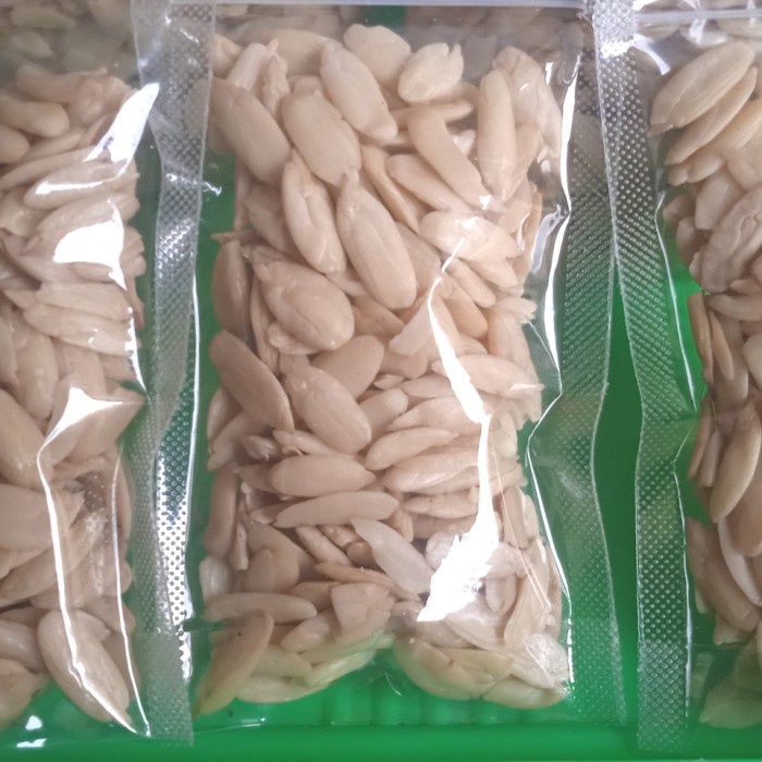 

kacang kenari mentah 500 g