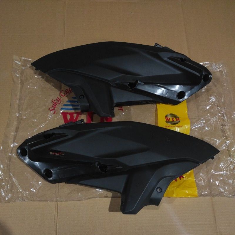 cover body side sambungan body samping vario techno 125 fi old kzr set kanan kiri merk original win