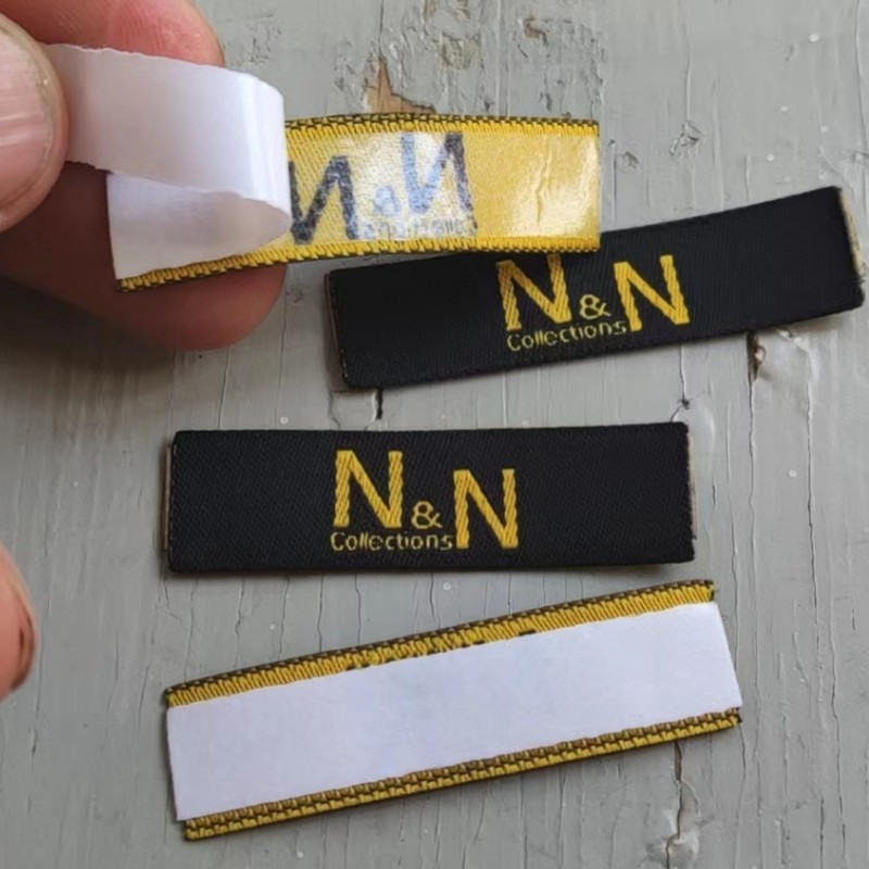 

1000PCS Sticker Label for clothes Custom Adhesive Cloth labels 5.5 * 1.3 cm Straight cut Yellow polyester Garment Tags