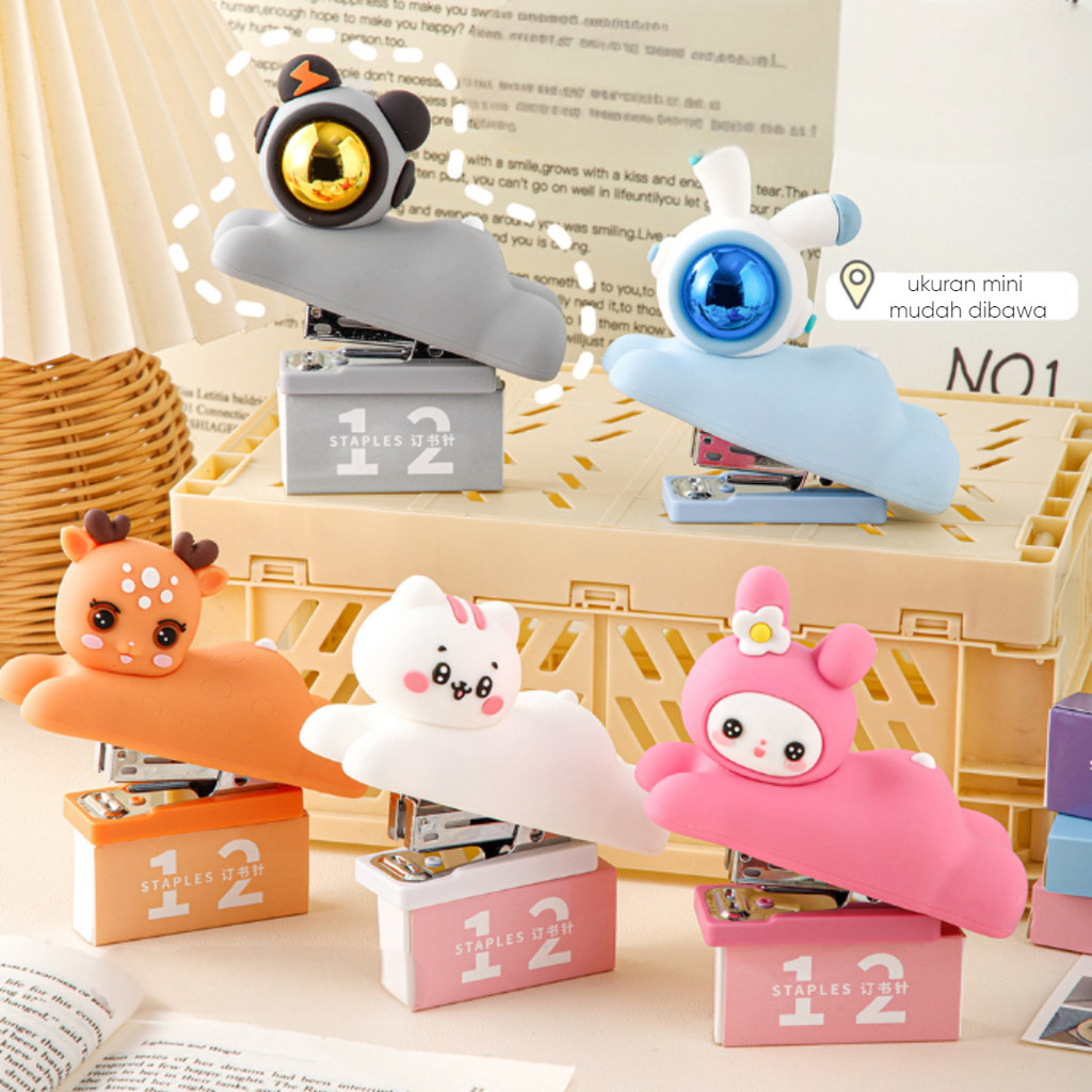 

STAPLES MINI BENTUK KUROMI DAN WHITE CAT KAWAII BAHAN SILIKON ANTI SLIP BISA UNTUK 15 LEMBAR HVS
