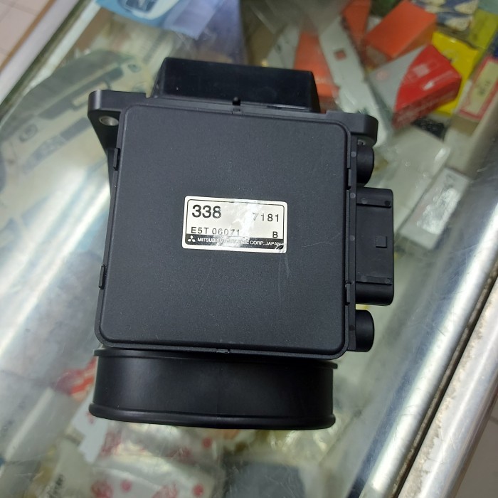 Airflow sensor Pajero v43 3000cc 6G72 pajero 1995 L200 k76 6G72 3000cc