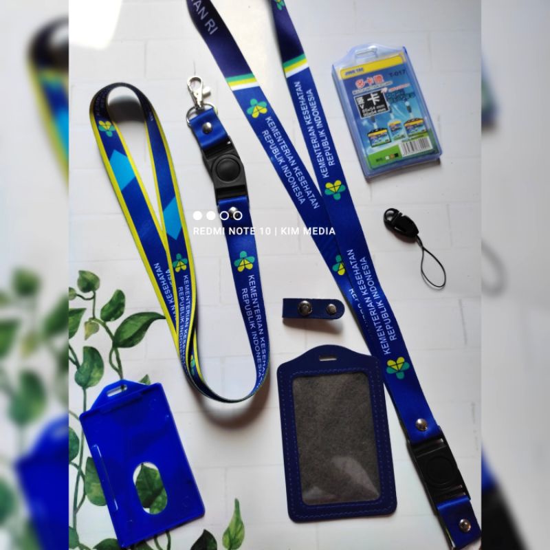 

KEMENKES RI tali id card kemenkes RI BUMN / lanyard KEMENKES RI kementerian kesehatan BUMN printing HANDPHONE