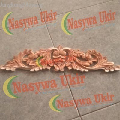 

Ukiran kayu mahkota anggur ornamen ukir tempel kayu mahoni murah