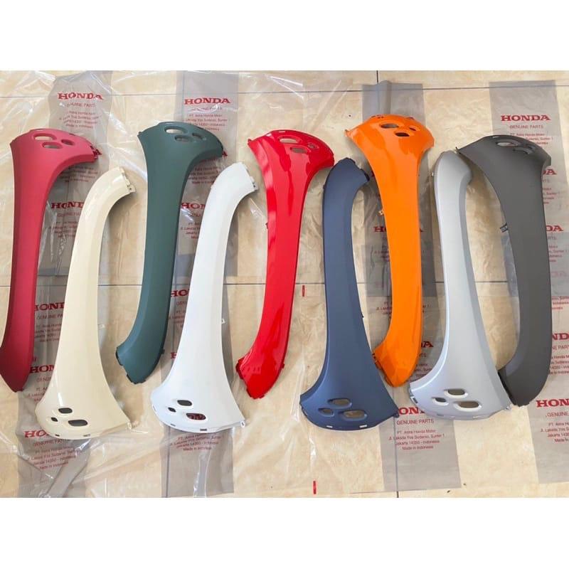 Cover Sayap depan Kanan Scoopy 2021 - 2023 Original