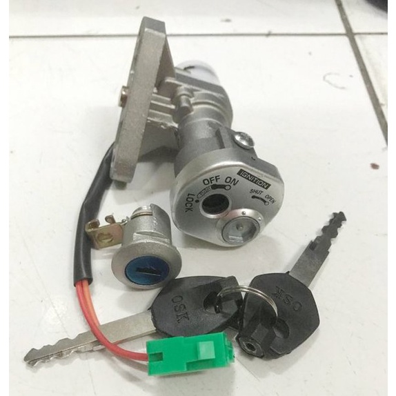 Kunci Kontak Motor Suzuki Smash Old 110 Set Kunci Jok