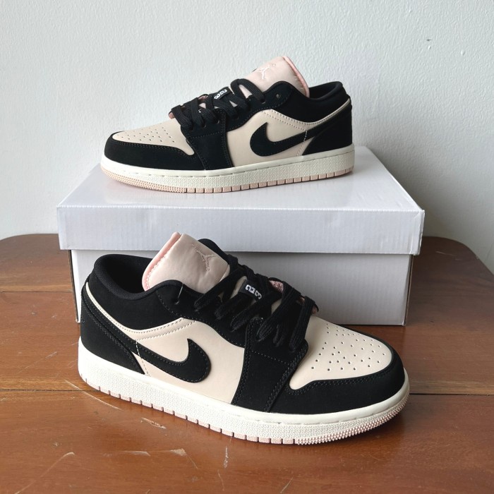 nike air jordan 1 low black guava BNIB