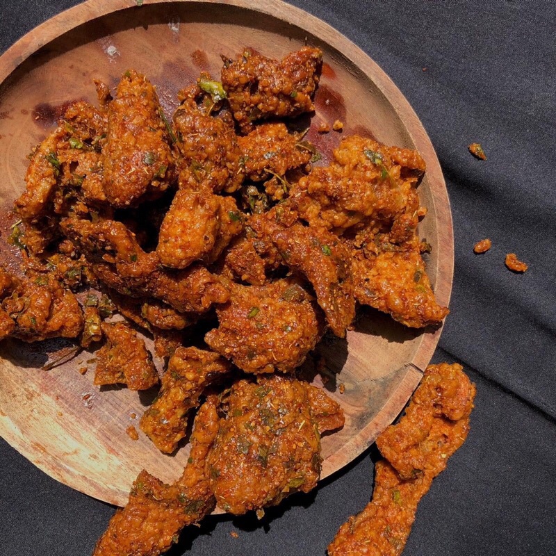 

Keripik Kulit Ayam Pedas Daun Jeruk Dan Original kulit krispy pedas daun jeruk 500 GR gram