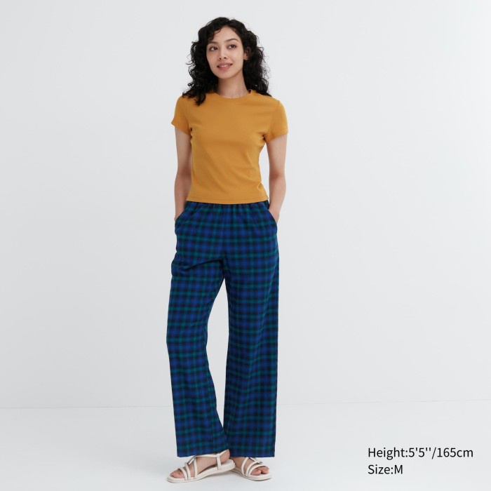 UNIQLO Celana Flannel 461761 Wanita S