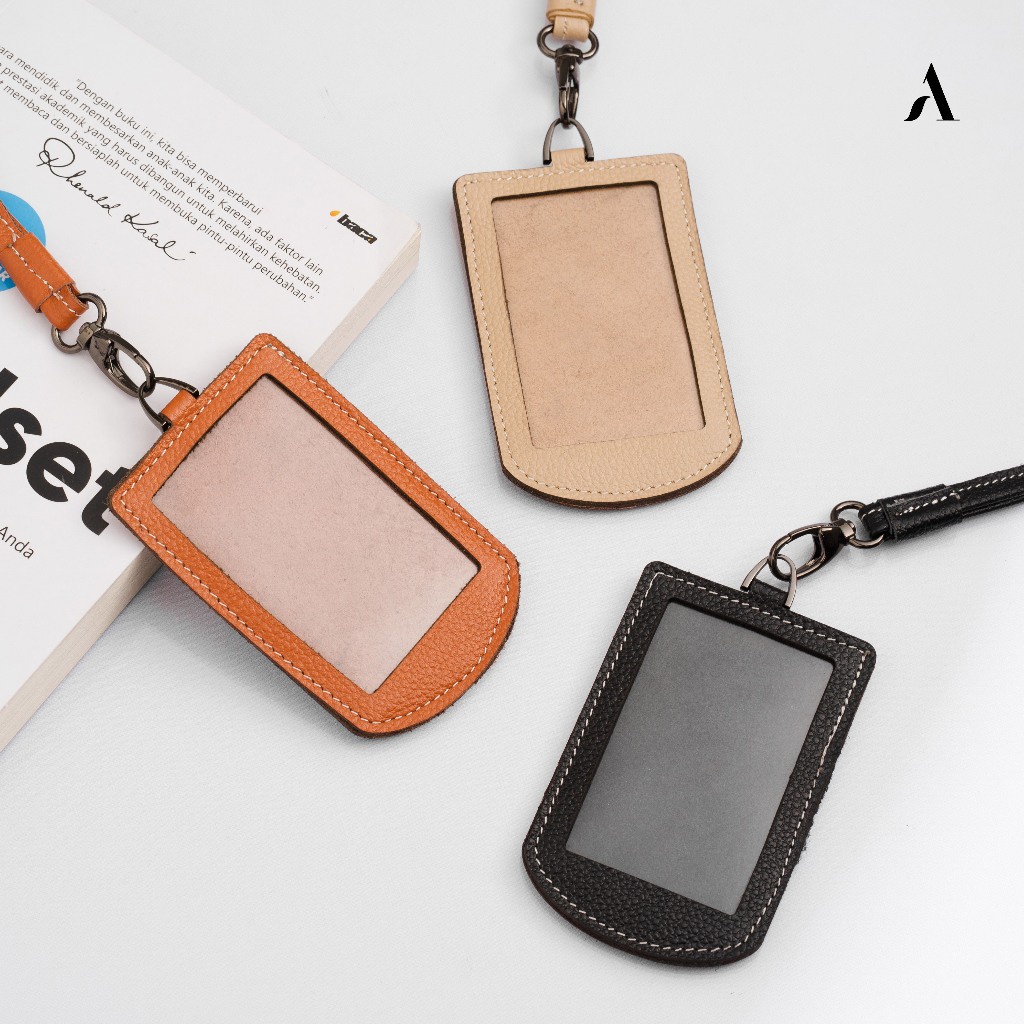 

Win Leather - Helena Lanyard ID Card Name Tag Kulit Asli Premium Papan Nama Model Kalung Kerja Event Kuliah Kantor