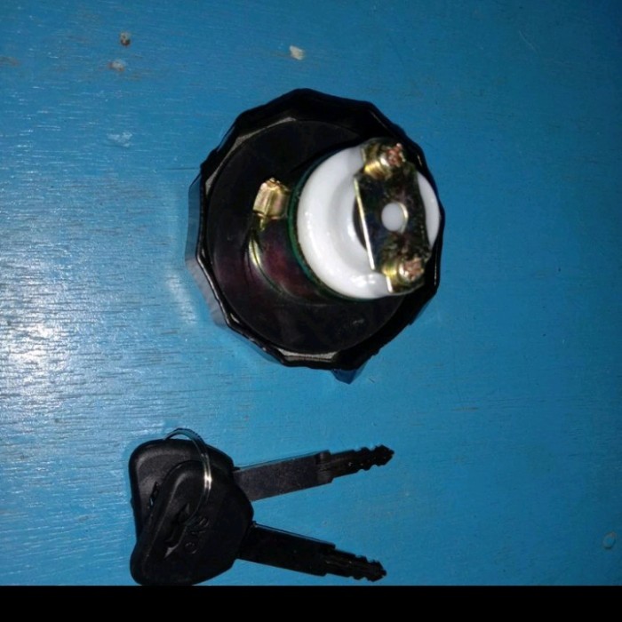 tutup tangki solar isuzu elf