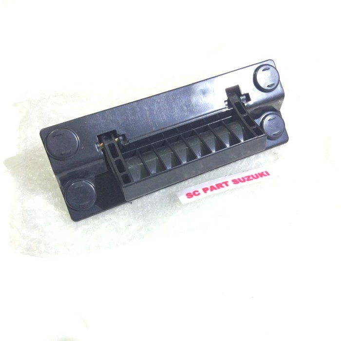 handle pintu bagasi belakang suzuki aerio.