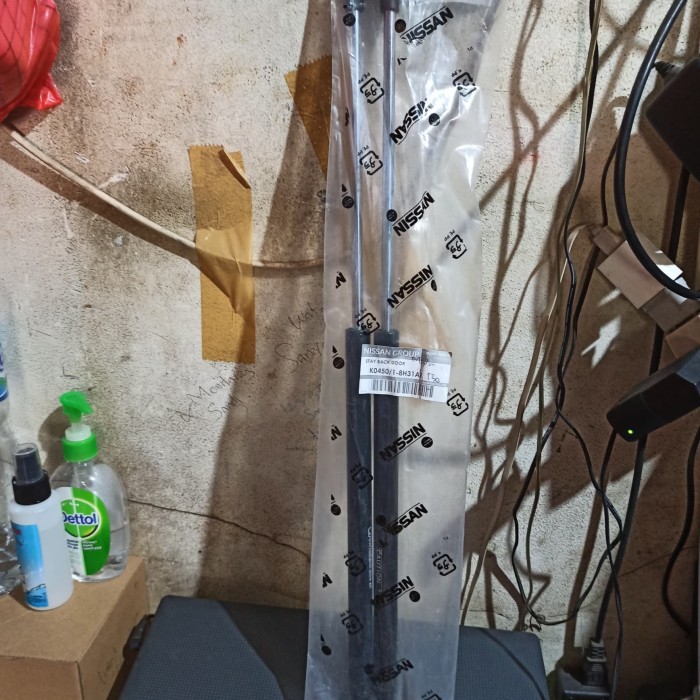 Shockbreaker Bagasi Shock Bagasi Belakang Set Nissan Xtrail Old T30 PART BARU