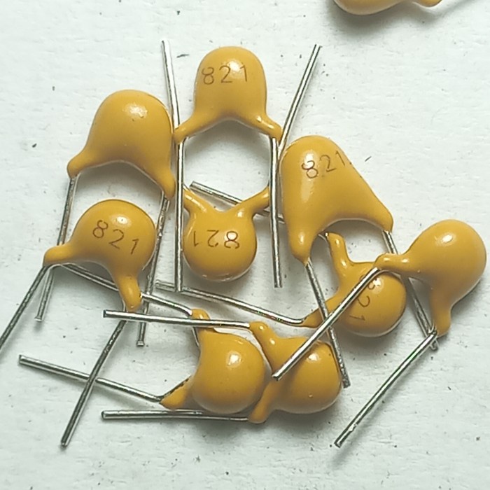 kapasitor mlcc 821 820pf 820 pf original keramik multilayer capasitor multi layer