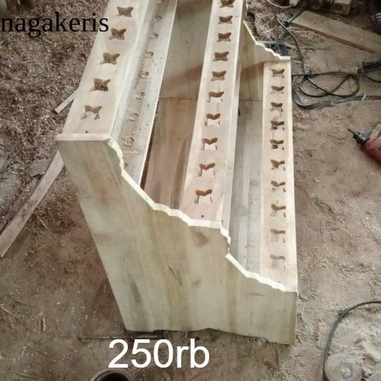 

jagrak keris isi 30 minimalis tanpa ukir termurah