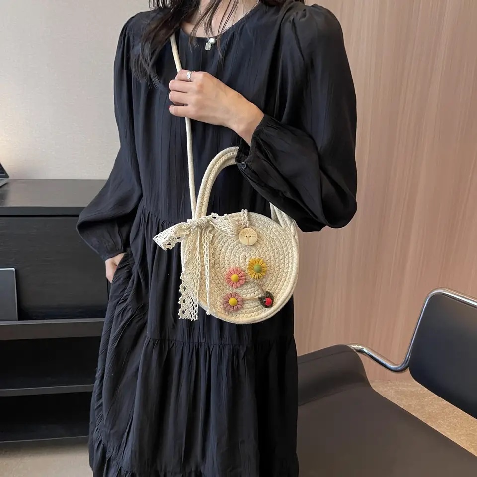 TAS SLEMPANG/ TAS WANITA/ TAS RAJUT/ HANDBAG / TAS RAJUT BULAT BUNGA 3 Topipantaibdg