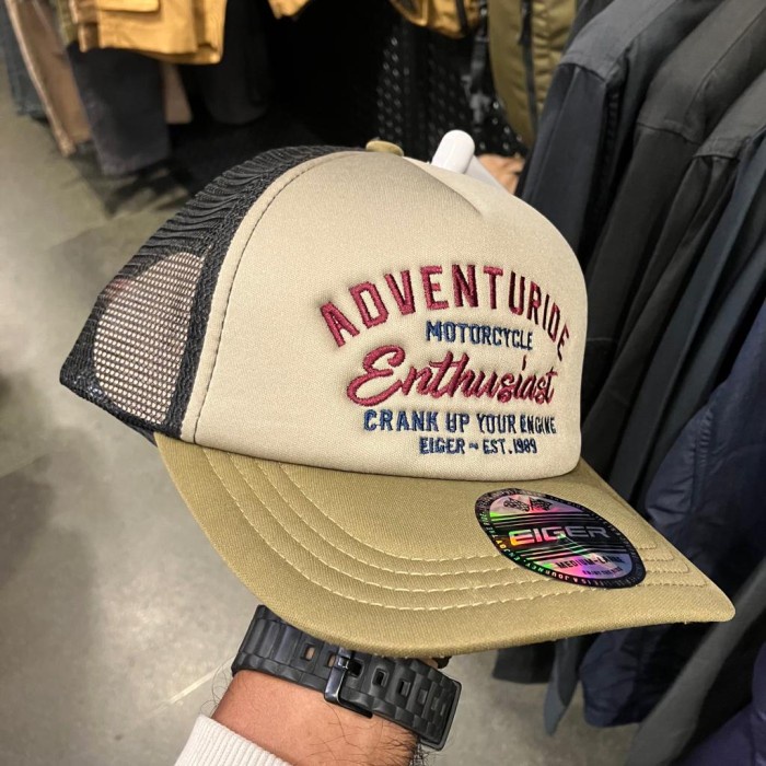 EIGER 1989 TOPI RIDING OFF THE BIKE - OLIVE