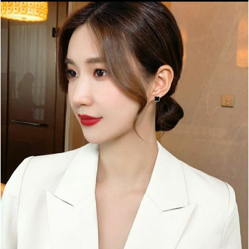 (DK0145) [✅ GROSIR bs COD] Perhiasan Anting Tusuk Wanita Titanium Clover Fashion Mata Hitam Cantik D