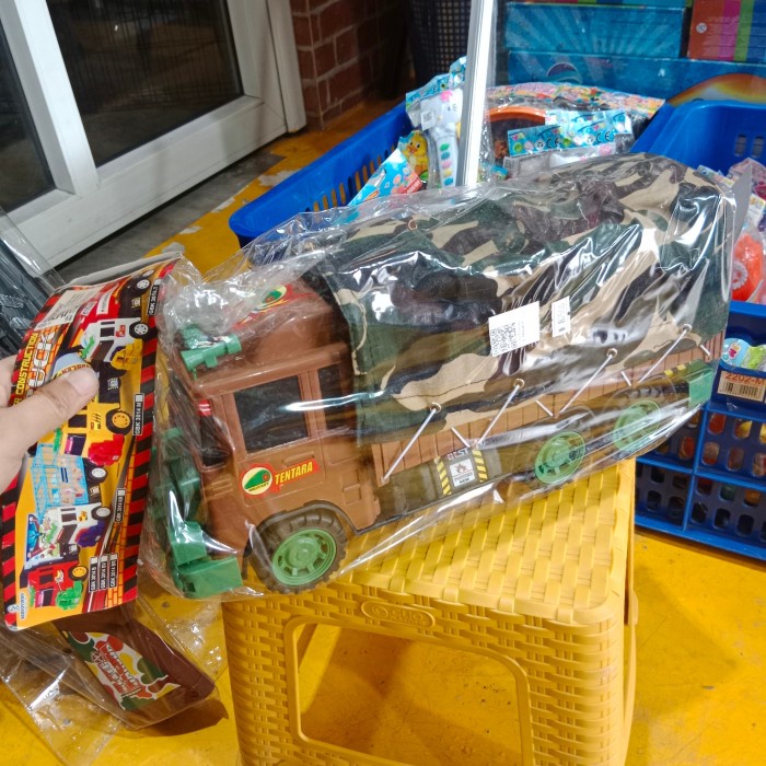 Mainan Mobil2an Truk Tentara GBK3014AR