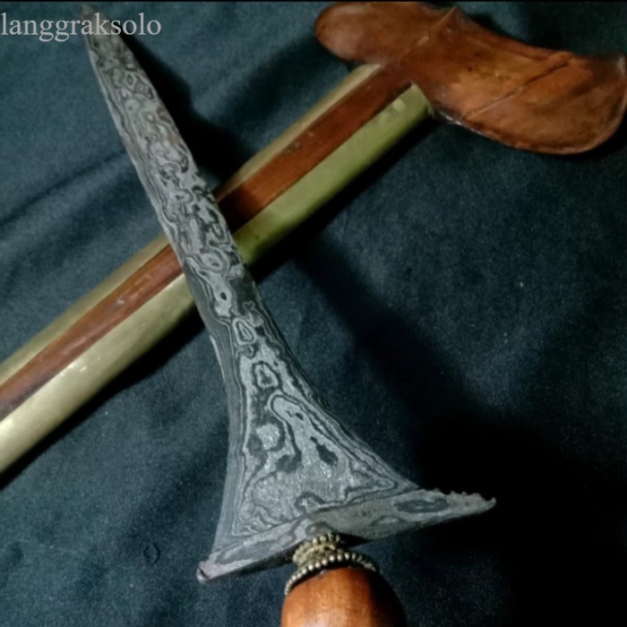 

Keris Sepang Pamor Pedaringan Kebak Tangguh Mataram Sepuh antik