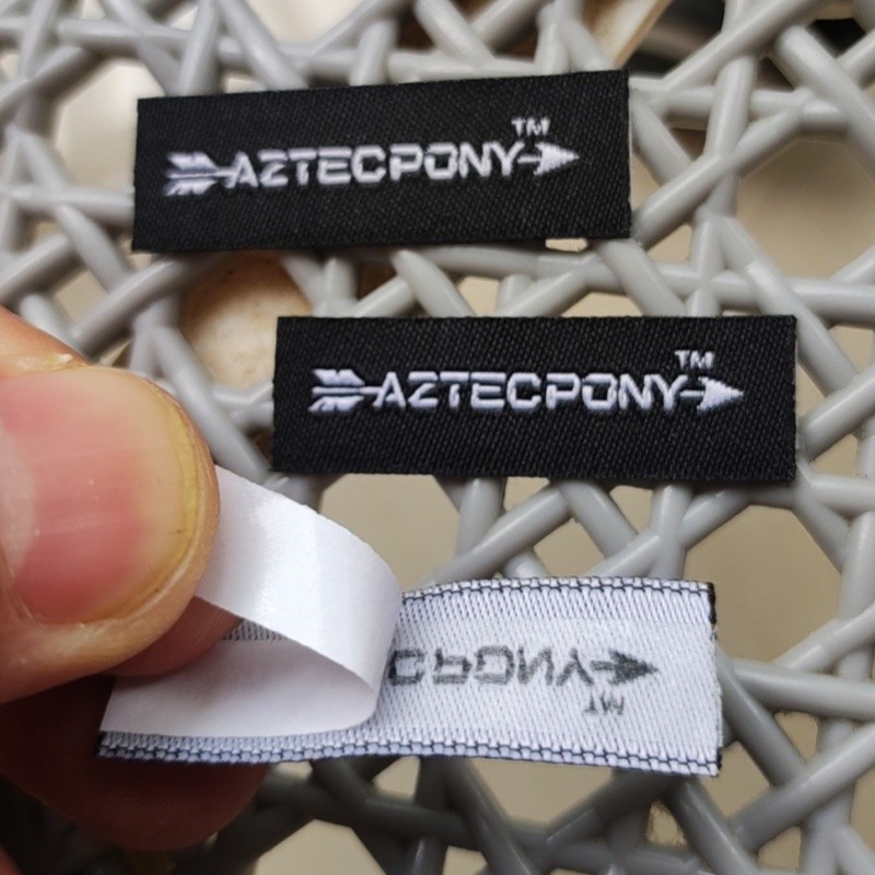

500PCS Custom Black Stick on logo Self adhesive Stickers 4 * 1.2 cm Straight cut Garment sticky Cloth Labels