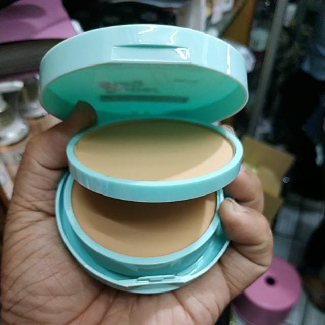 Maybelline bedak 2in1 hijau