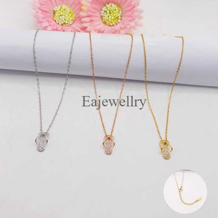 Kalung Titanium Model Sandal Tiga Warna Berlapis Emas 24 Karat Perempuan